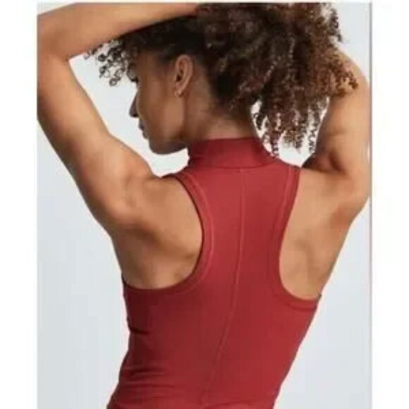 Everlane Perform Mockneck Tank in Red Apple Size Large - Picture 2 of 7